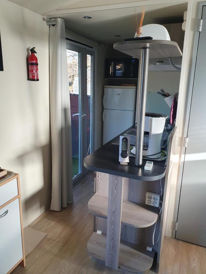 Charmant Mobil-Home Rocbaron Exterior foto